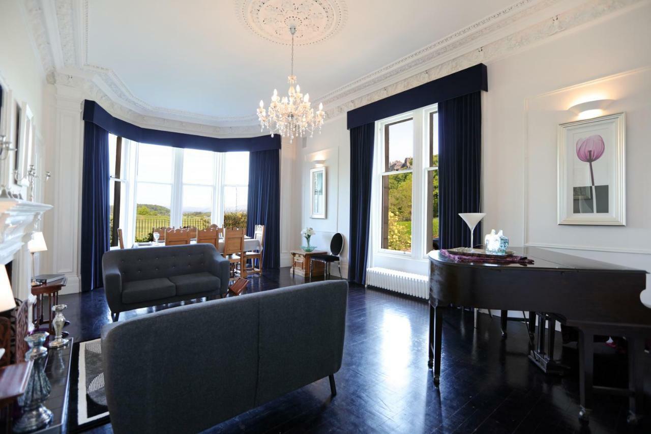 Royal Gardens Apartments 스털링 외부 사진